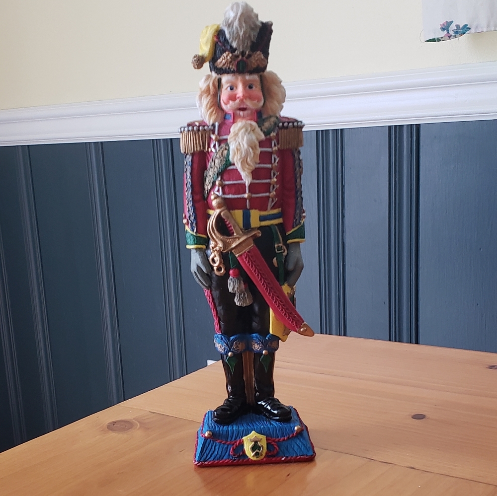 Galleria Lucchese Nutcracker